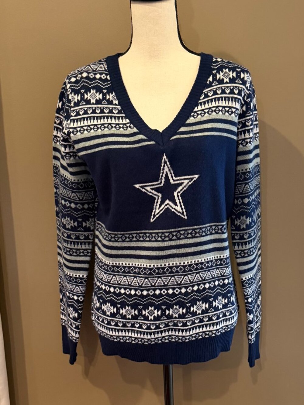 Dallas Cowboys V-Neck Winter Ugly Sweater Football, Size XL